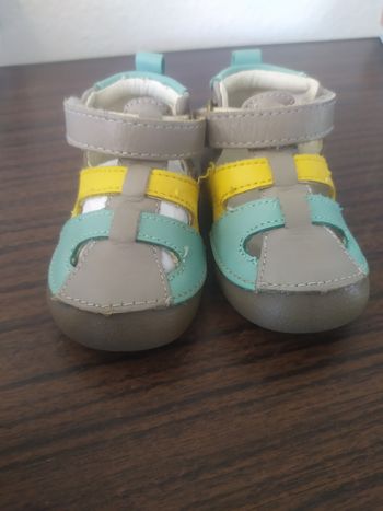 Chaussures Vertbaudet taille 16