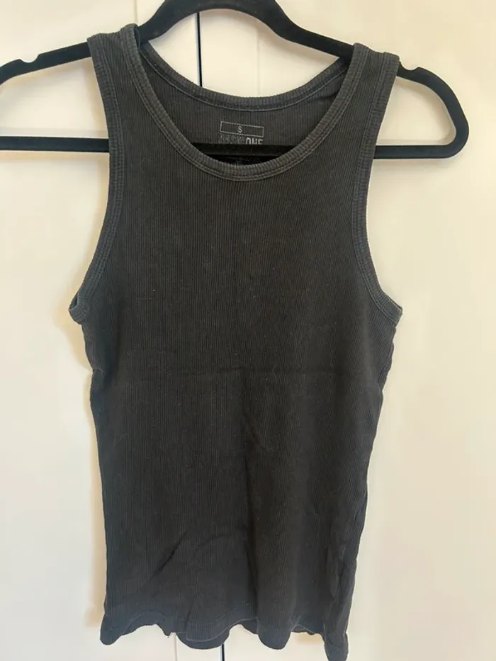 2 Tee shirt sans manche - photo numéro 4