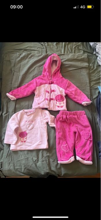 Ensemble veste, pantalon et pull 12 mois