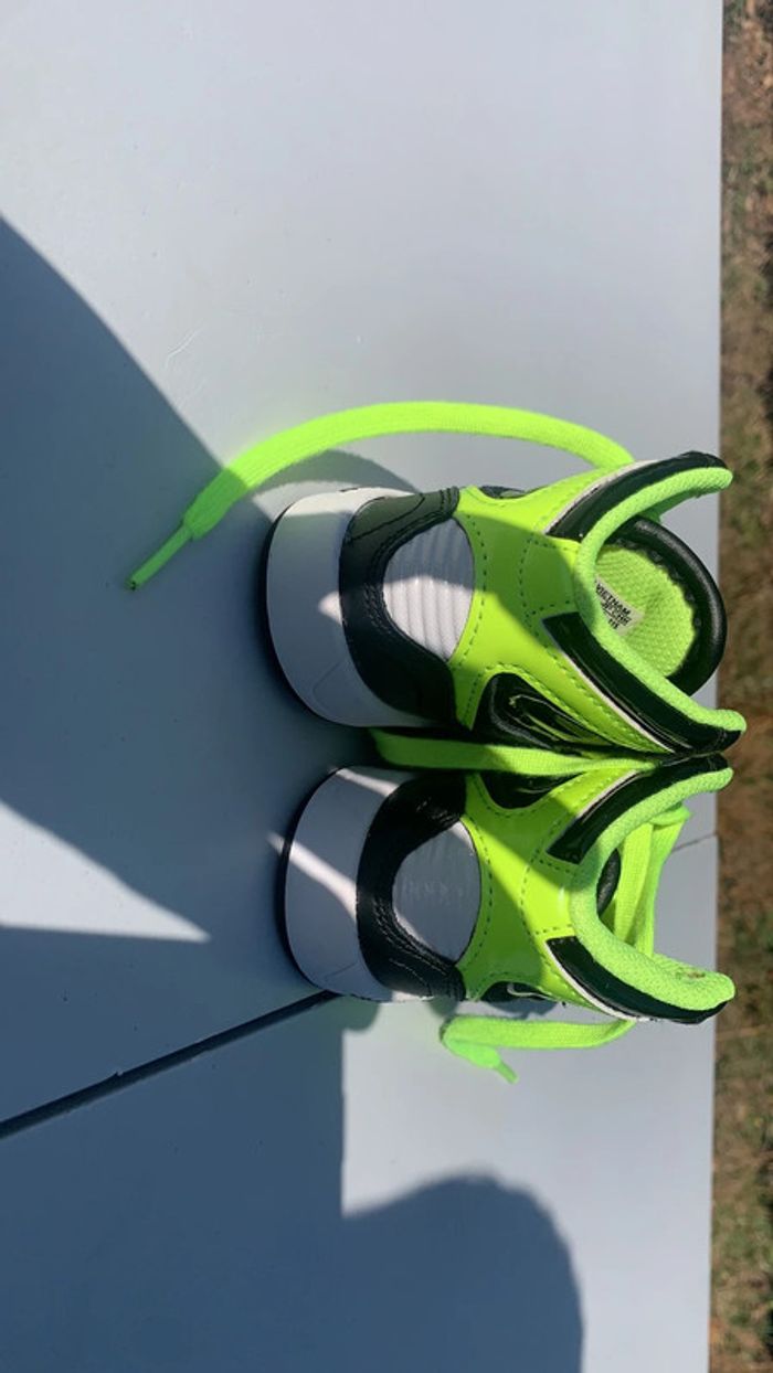 Superbe basket Adidas taille 20 - photo numéro 4