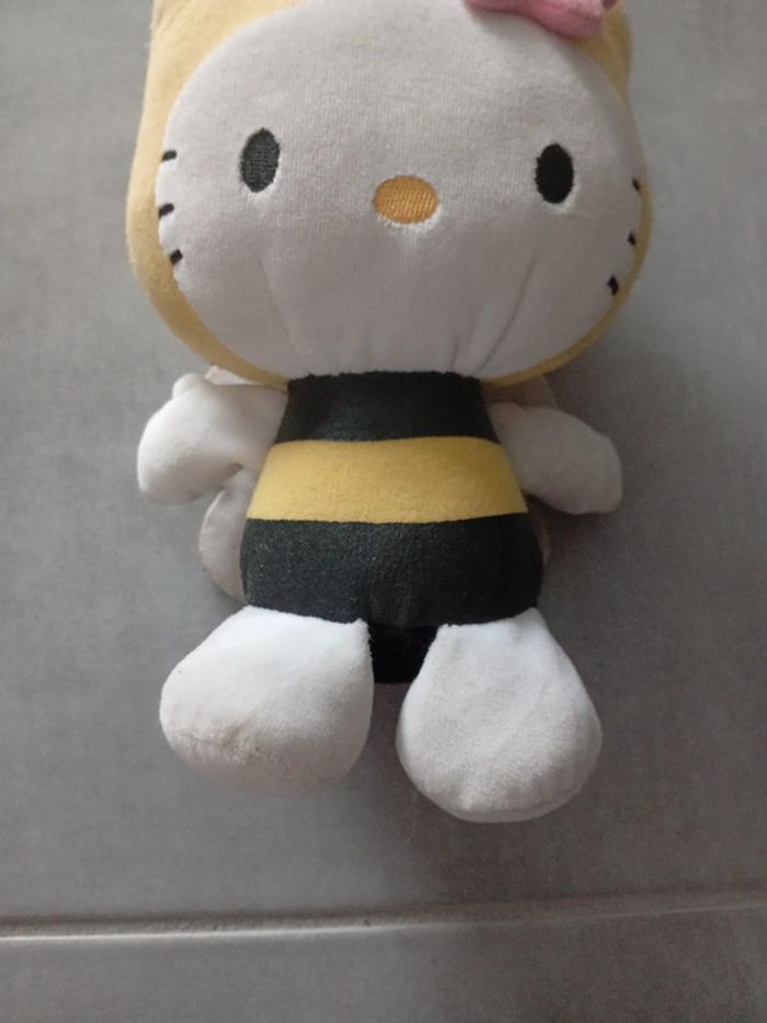 Peluche Hello Kitty abeille - photo numéro 4