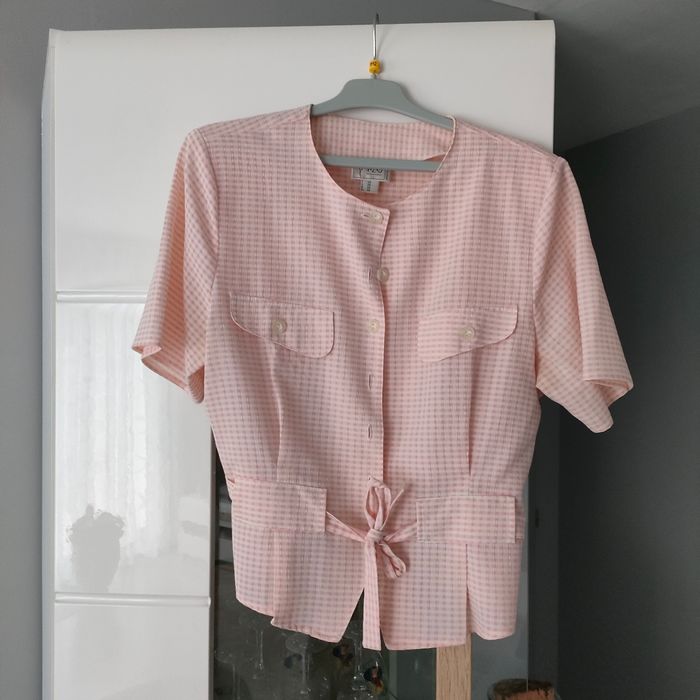 Chemisier rose et blanc