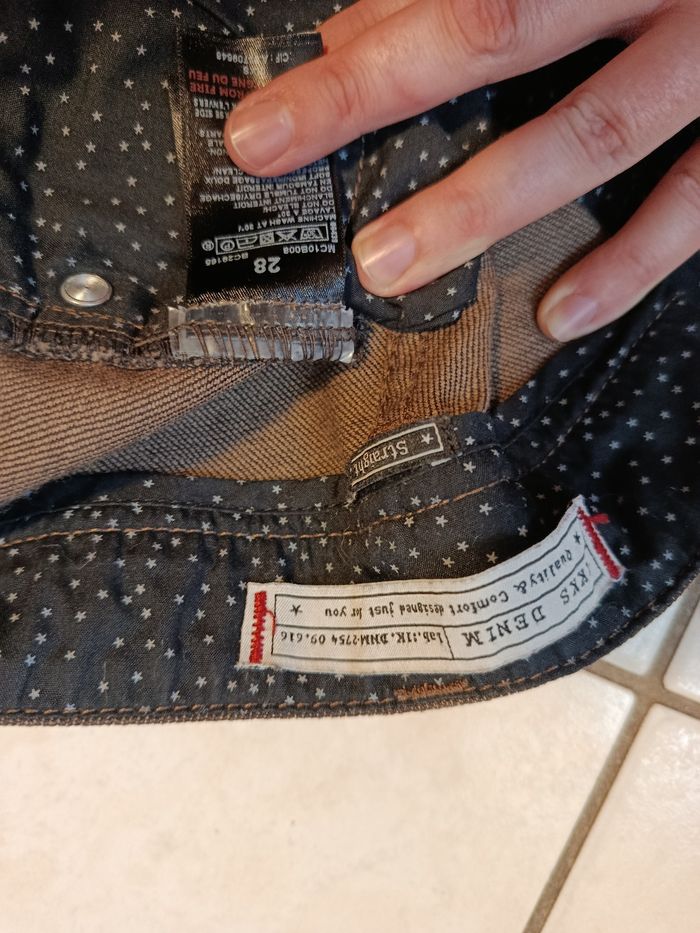 A saisir ! 3 jeans  + 2 pantalons ( dont 1 CAMAÏEU) , femme, tailles 36 et 38  ( Bien lire merci) - photo numéro 5