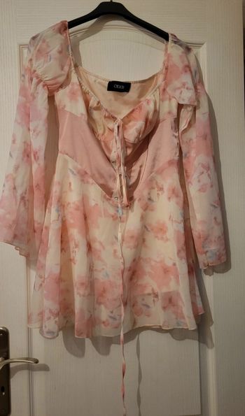 Robe avec lacet rose motif fleur