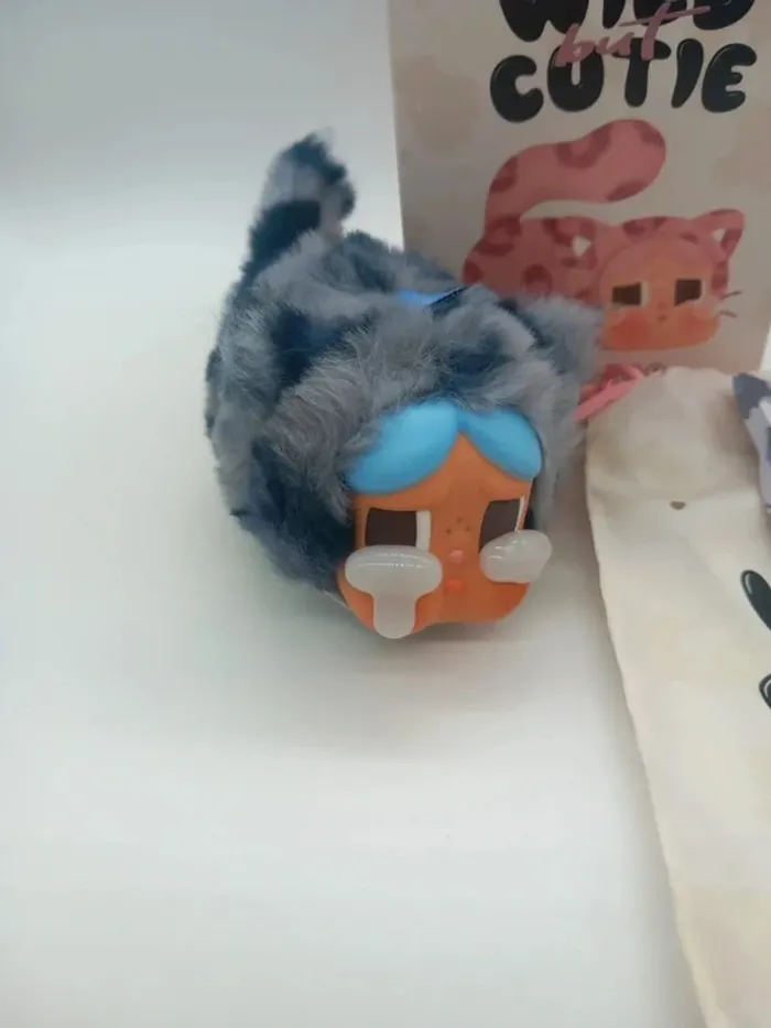 Crybaby Wild but Cutie Series Vinyl Plush Pendant Denim Cutie - photo numéro 2