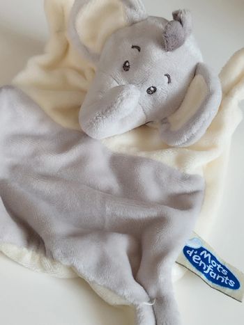 Doudou Éléphant Mots d'enfants