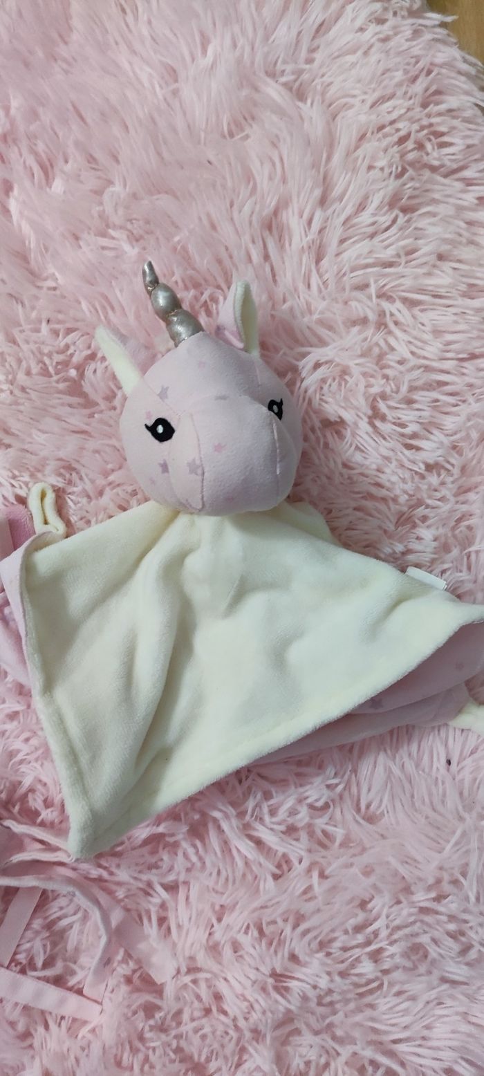 Doudou licorne