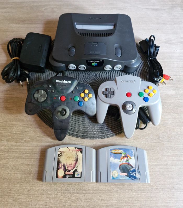 Lot Console Nintendo 64 + 2 Manettes & 2 Jeux