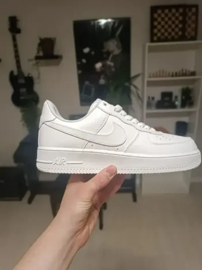Nike Air Force 1 '07 'Triple White' Taille 44 - photo numéro 2