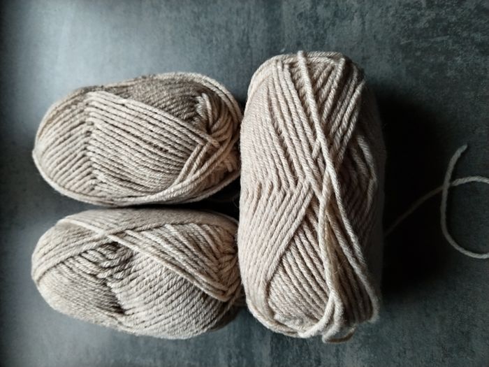 Lot de 3 pelotes de Laine mélange laine acrylique beige - photo numéro 5