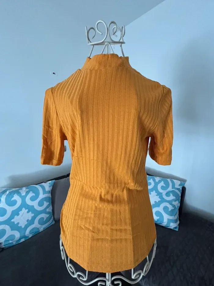 Top moutarde taille XS 34 de chez H&M - photo numéro 3