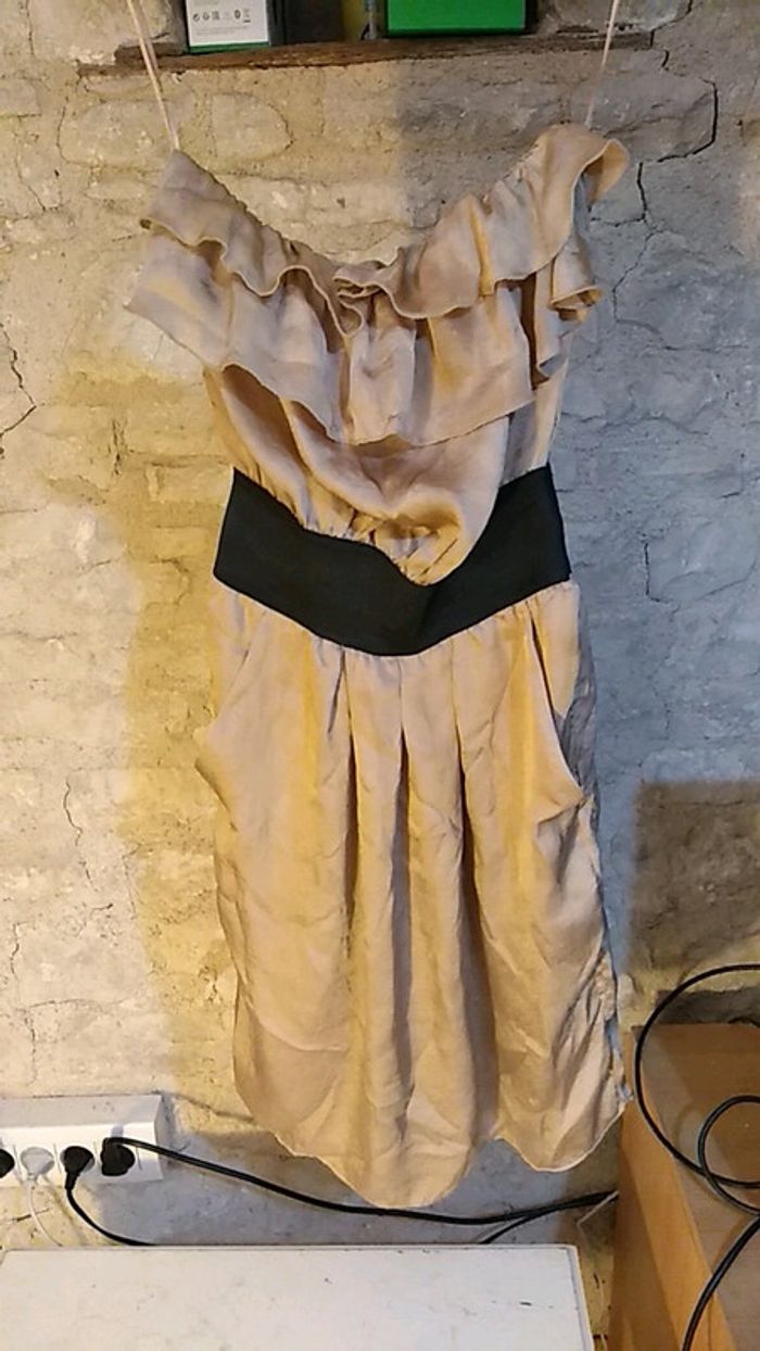 Robe bustier or et noir nafnaf