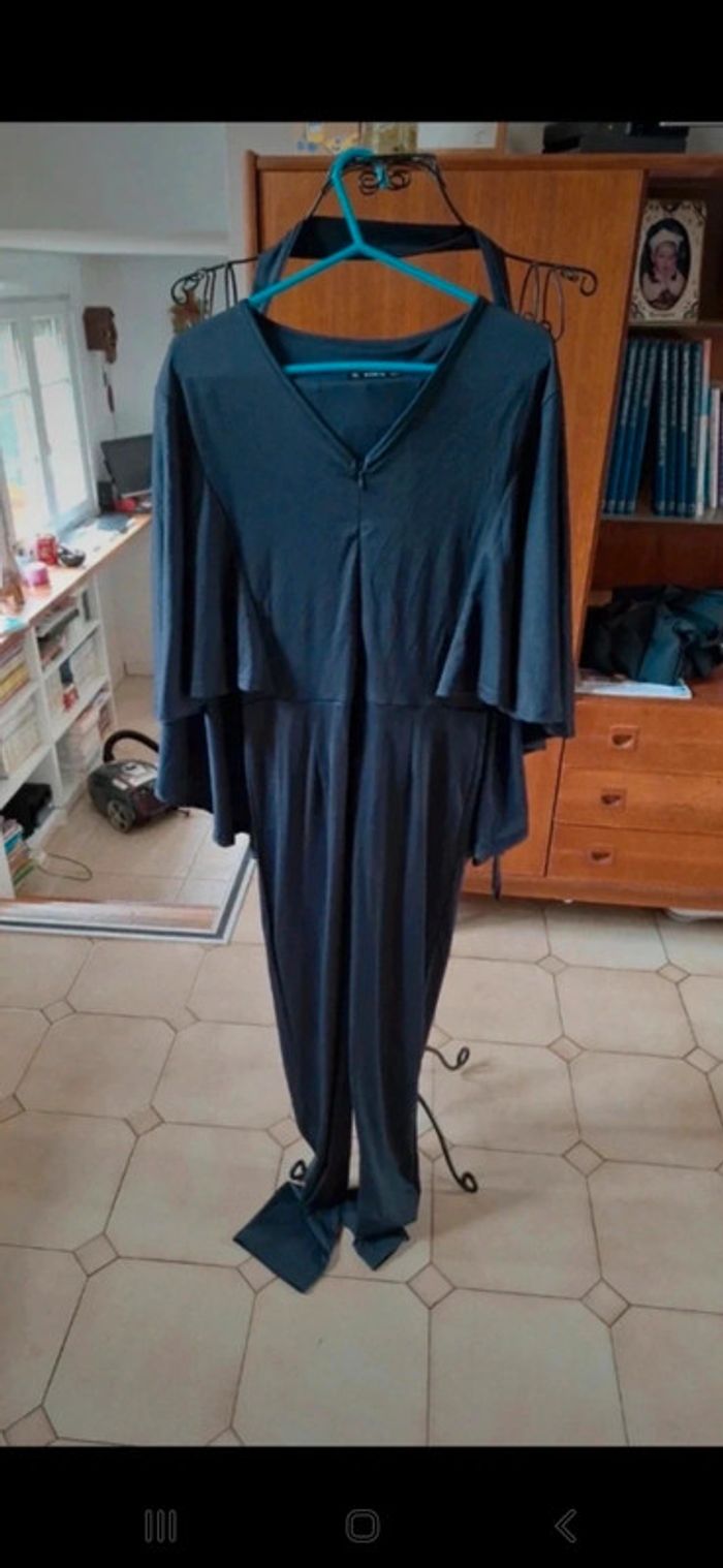 Combinaison pantalon avec cape Shein taille S 👻