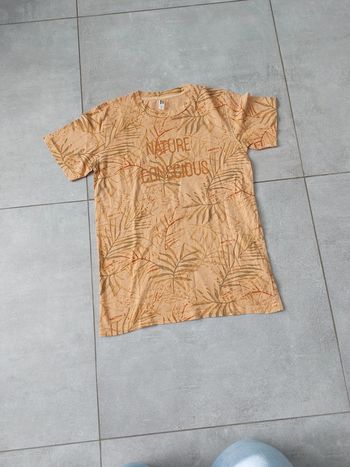 Tee-shirt neuf tape à l'œil