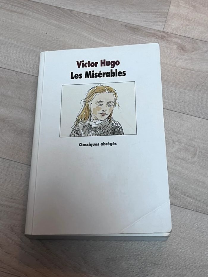 Livre Les misérables de Victor Hugo