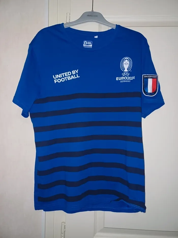 T-shirt Official Licensed Product