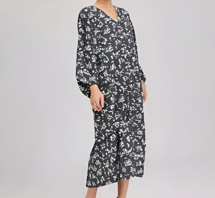Robe longue ample à boutons avec poches Noir à fleurs Uniqlo Taille S - photo numéro 5