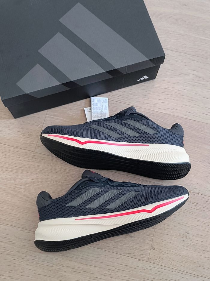 Baskets chaussures running adidas taille 46 2/3 neuves - photo numéro 3