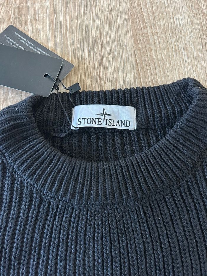Pull stone island noir - photo numéro 2
