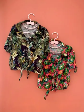 Lot 2 chemises tropicales fille – GÉMO – 10 ans 🌿🌺