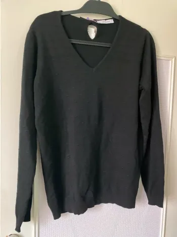 Joli pull noir