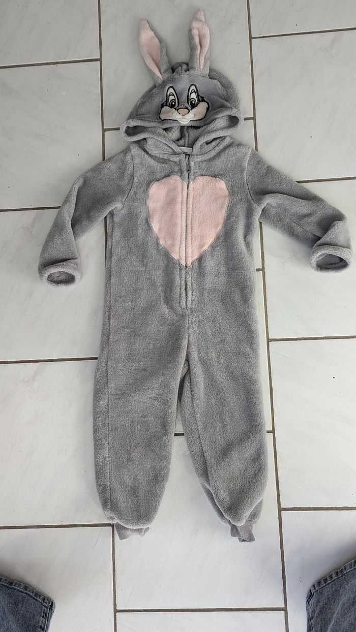 Sur pyjama pilou ou déguisement lapin - photo numéro 2