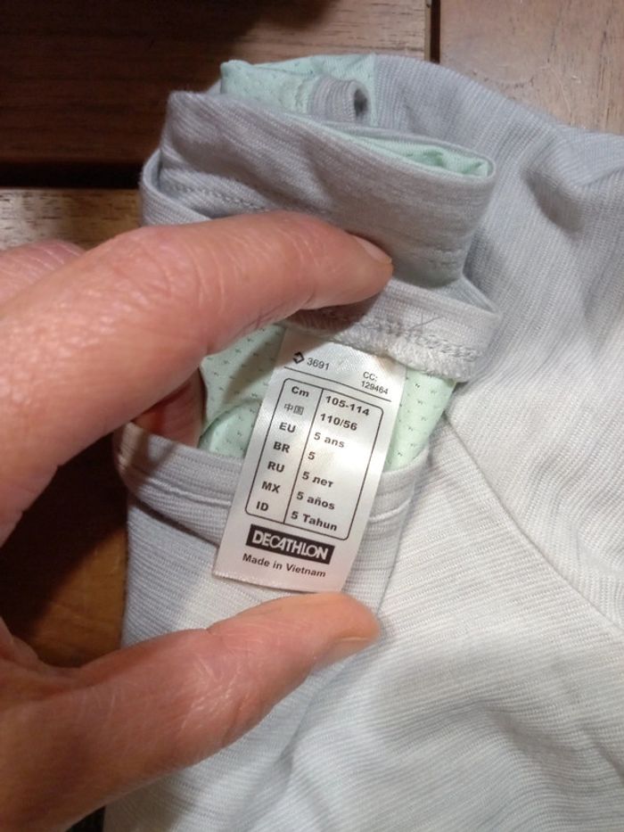 Lot de 2 tee-shirts Décathlon T 5 ans - photo numéro 6