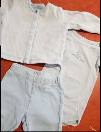 Pyjama bébé taille 6 mois