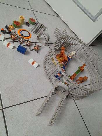 Grille dresseurs de tigres playmobil avec tigre blanc et marron