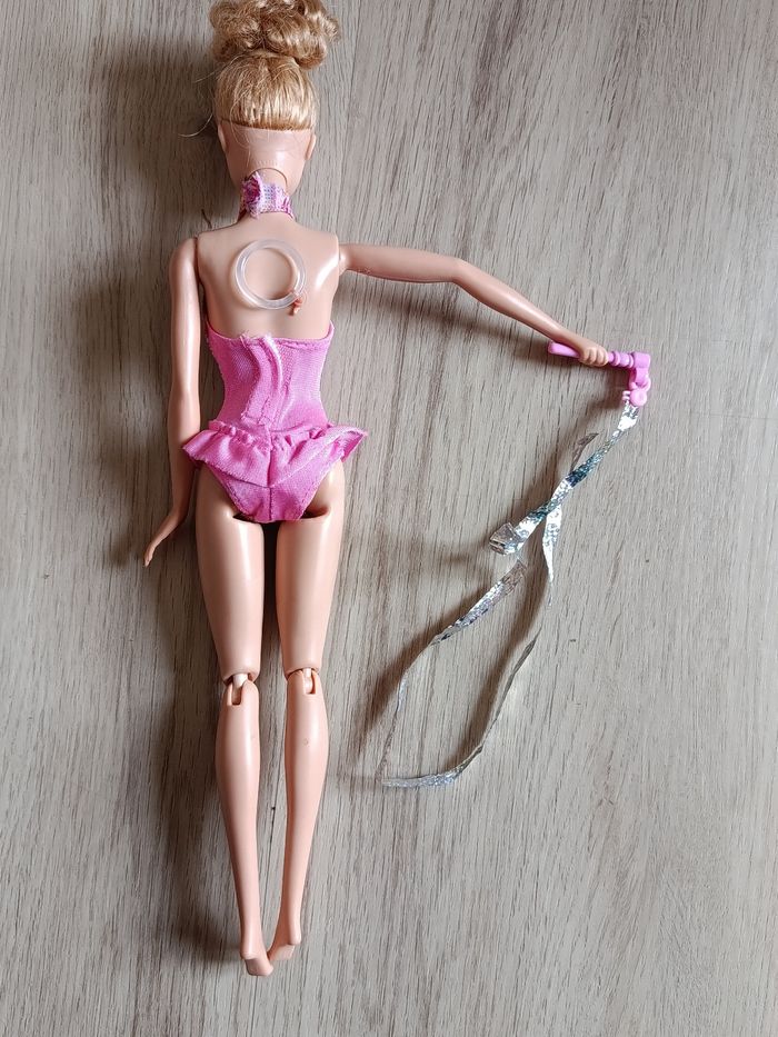 Barbie Gymnaste - photo numéro 4