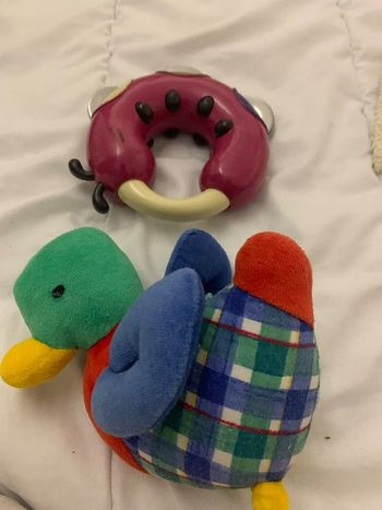 Lot jouet tambourin et hochet