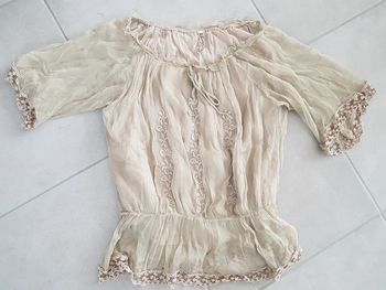 Haut voile et dentelles transparence legere