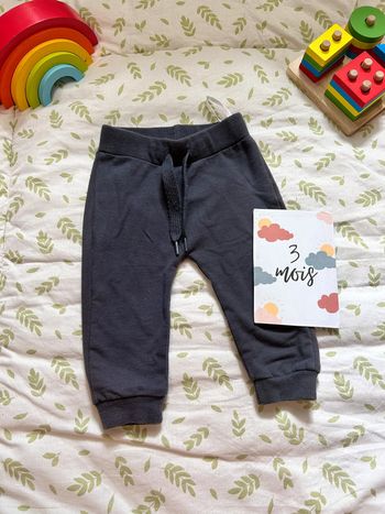 Pantalon de jogging gris 3 mois