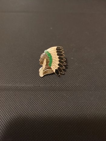 Pin's tête chef indien USA