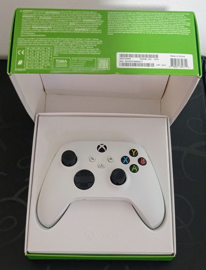 😍 manette Xbox séries/one/pc robot white en boite - photo numéro 2