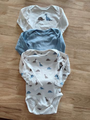 Lot bodies h&m 6-9 mois 