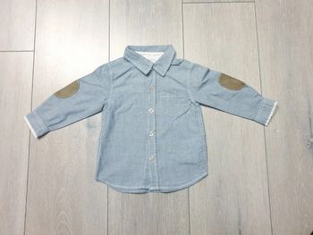 Chemise grise/bleu. Garçon 6 mois. Marque Tex