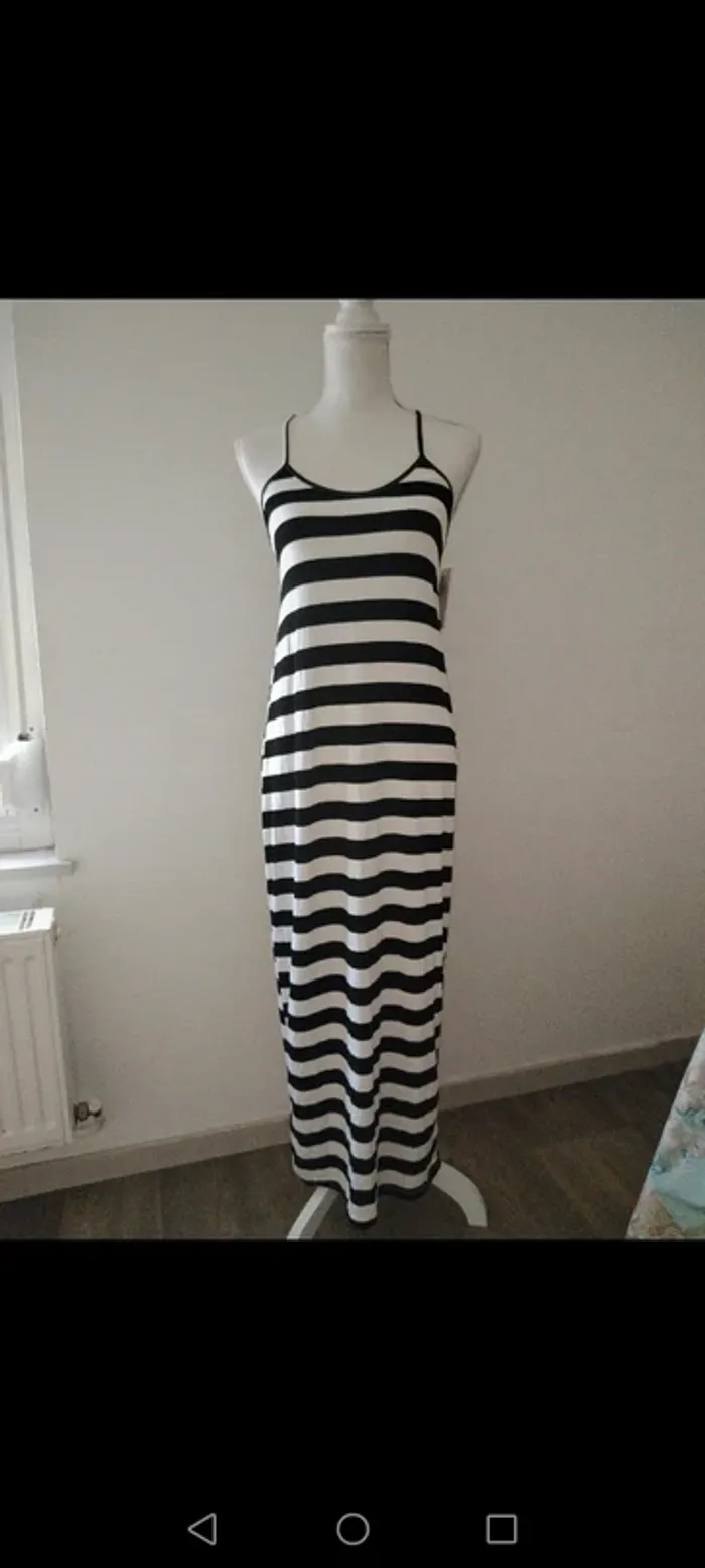 Robe d'été noire et blanche à rayures femmes