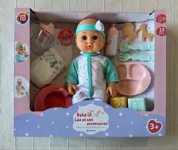Coffret Poupon Bébé Léa et ses accessoires