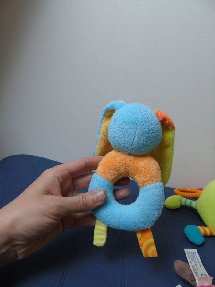 Lot de 3 doudous hochets et 1 peluche musicale - photo numéro 5
