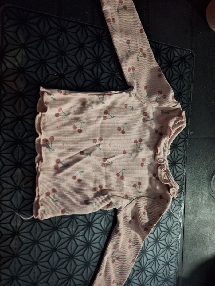 Lots vêtements fille 1 mois - photo numéro 3