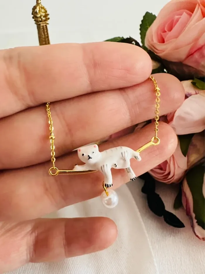 🐈Collier chat japonais émail blanc & perle, chaîne dorée - photo numéro 4
