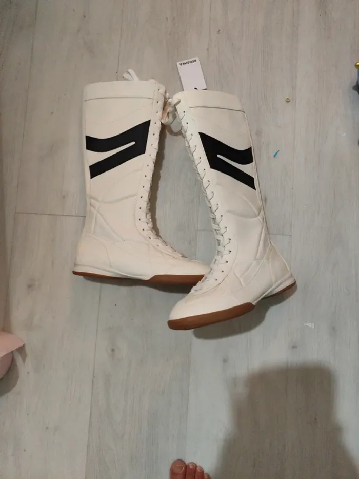 Baskets bottes hautes Bershka 37 blanc et noir neuves