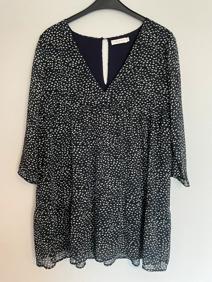 Robe bleu marine à motifs