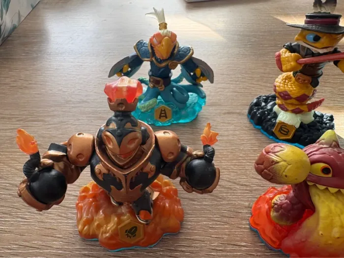 Lot de 8 figurines skylanders swap force + jeu wii - photo numéro 3