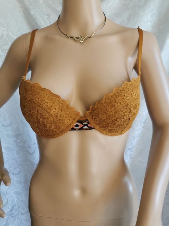 🌺Soutien-gorge. 90 C. Camel. Undiz