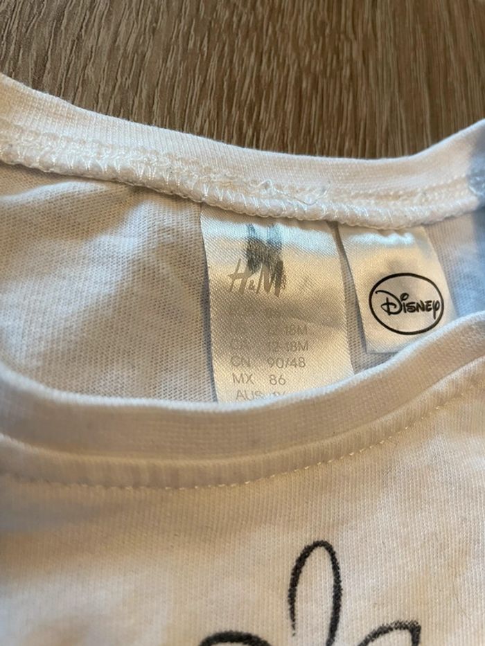 Très beau tee shirt minnie 🥰 Disney de chez H&M taille 12-18 mois - photo numéro 2