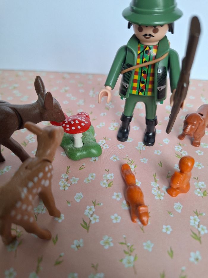 Figurine Playmobil Garde forestier écureuils chevreuils - photo numéro 2
