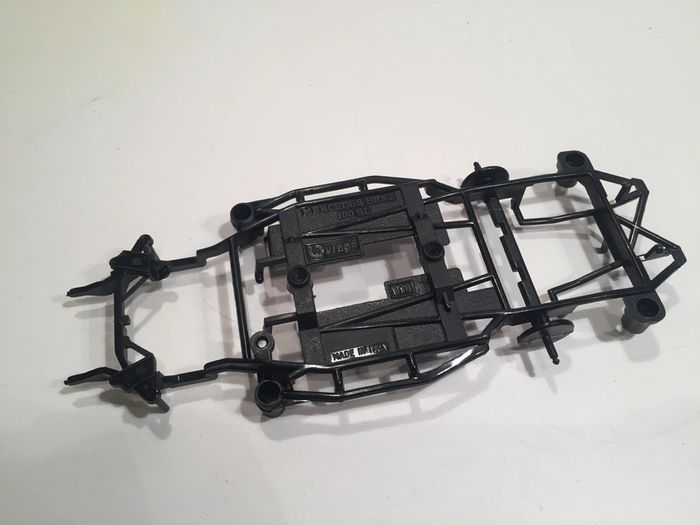 Châssis support pièce détachée miniature Burago Mercedes 300 SL 1954 1/18 1/18e #A1 - photo numéro 2