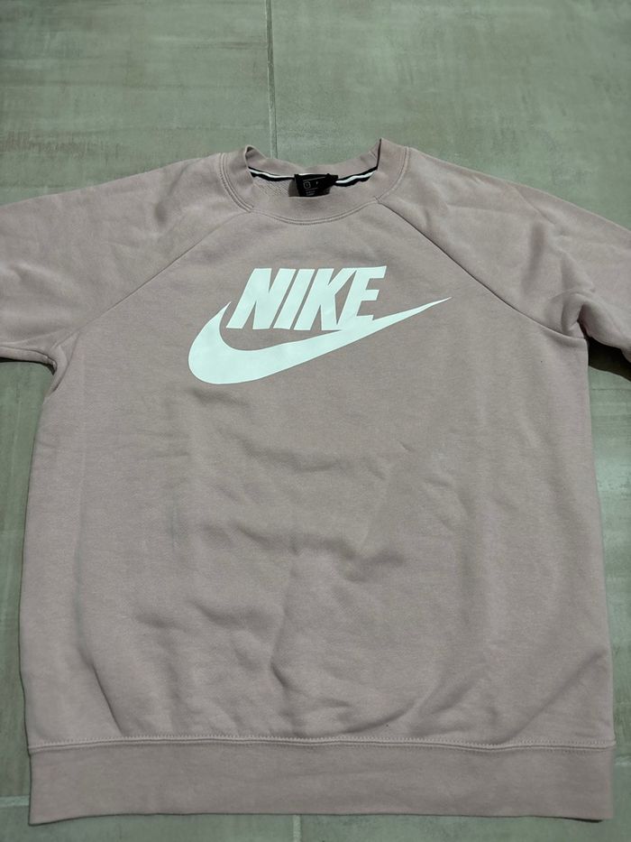 pull Nike